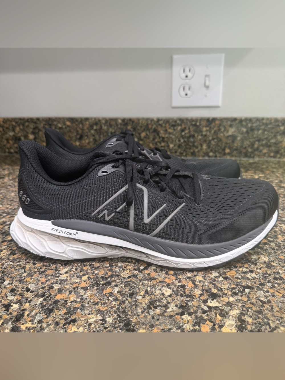 New Balance Men's Black Fresh Foam Running Shoes 10